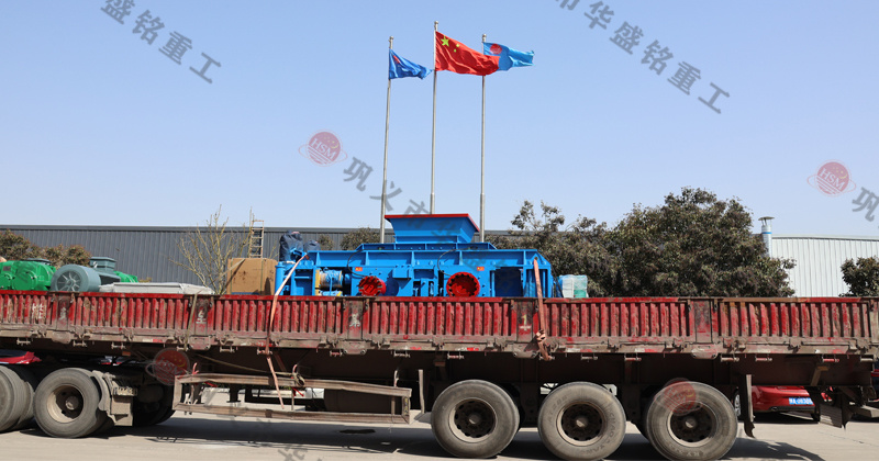 砂石(shi)料廠使用(yong)的破(po)碎機(ji)有(you)哪些？對(dui)輥破如何(he)選(xuan)型(xing)？