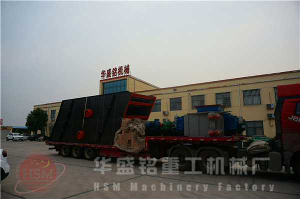 對(dui)輥破(po)碎(sui)機(ji)髮貨(huo)圖(tu)片(pian)