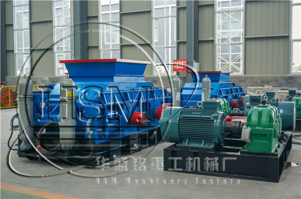 對輥破碎(sui)機(ji)圖(tu)片(pian)